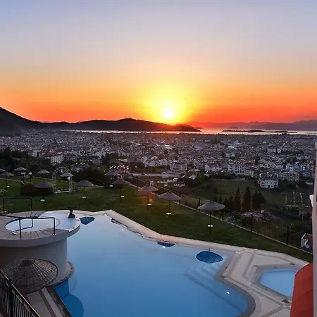 Sundial Hotel & Restaurant *