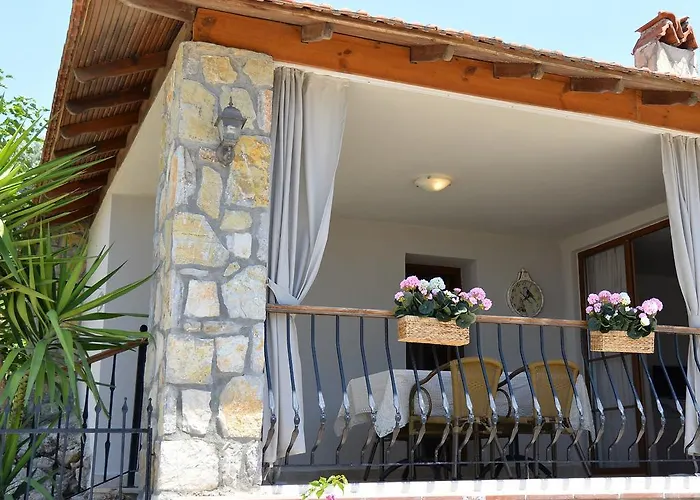 日晷餐厅酒店 *