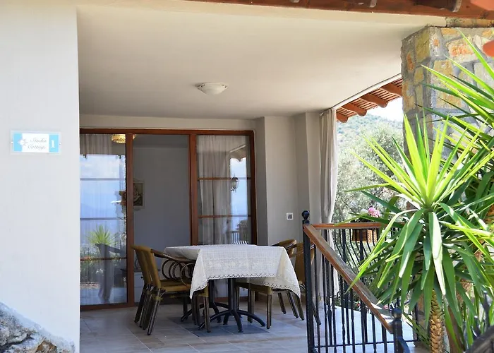 מלון Sundial Hotel & Restaurant