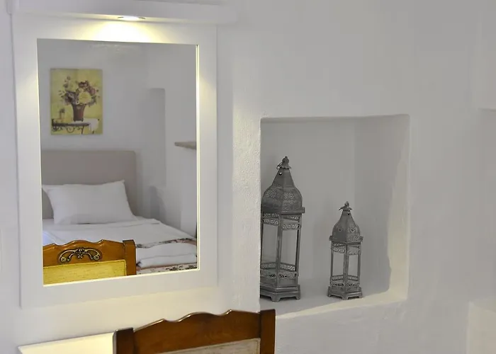 Sundial Hotel & Restaurant מלון