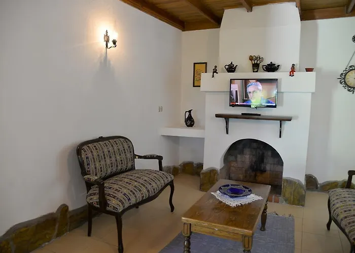 Sundial Hotel & Restaurant מלון *