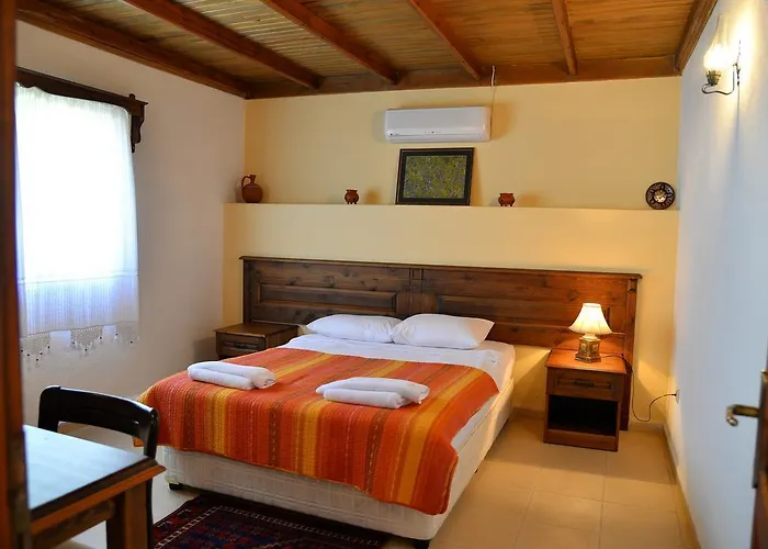 מלון Sundial Hotel & Restaurant *