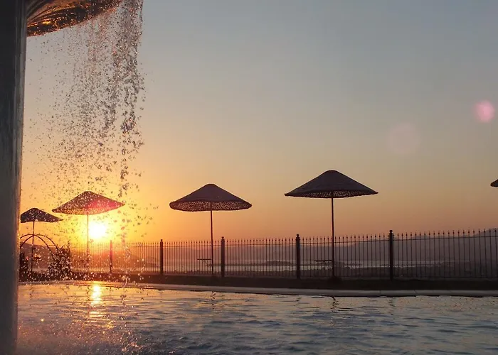 Sundial Hotel & Restaurant מלון *