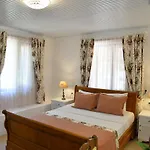 فندق Sundial Hotel & Restaurant فتحية