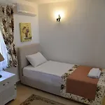 Sundial Hotel & Restaurant Отель *