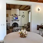 Sundial Hotel & Restaurant فتحية