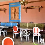 فندق Sundial Hotel & Restaurant فتحية