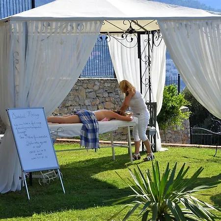 Sundial Hotel & Restaurant فندق