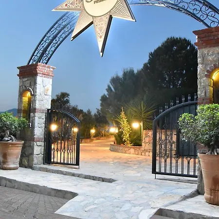 Sundial Hotel & Restaurant Otel