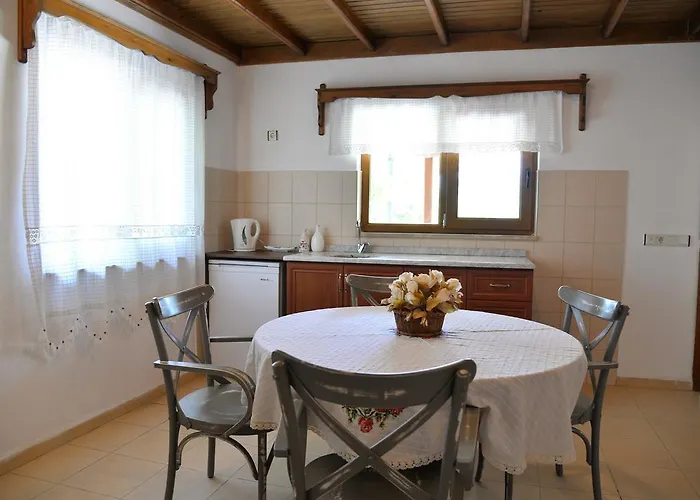 Отель Sundial Hotel & Restaurant