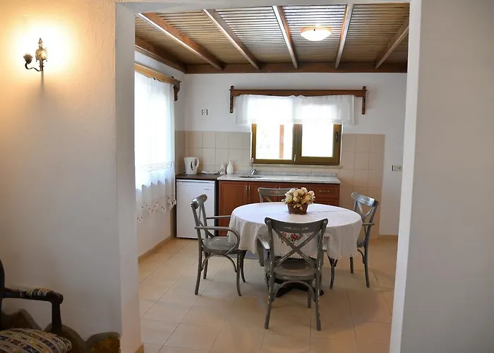 Sundial Hotel & Restaurant Отель