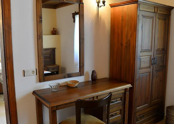 Sundial Hotel & Restaurant Отель